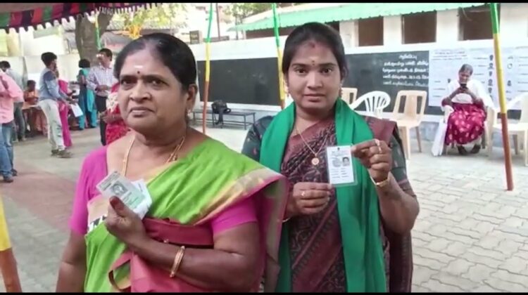 ஈரோடு கிழக்கு இடைத்தேர்தல் | வேட்பாளர் மேனகா நவநீதன் வாக்குப்பதிவு | நாம் தமிழர் கட்சி | சீமான்