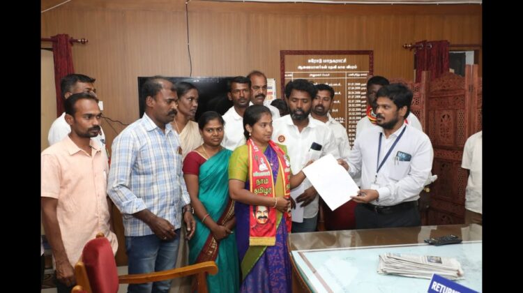 ?நேரலை; தவறான வழக்கு | தேர்தல் அலுவலரிடம் வேட்பாளர் மேனகா நவநீதன் புகார் மனு – நகராட்சி அலுவலகம்