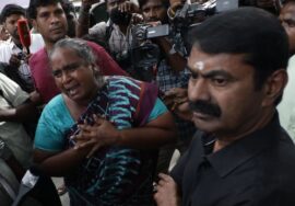 தூய்மைப் பணியாளர்கள் மீது அடக்குமுறை..! களத்தில் சீமான் | பரபரப்பு செய்தியாளர் சந்திப்பு| வேளச்சேரி