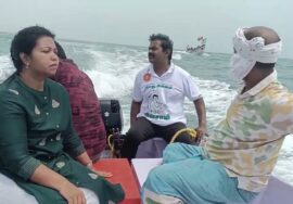 கழுகு பார்வை | மீனவர்களுடன் படகில் சென்று கடலில் மீன்பிடித்த சீமான் | திருச்செந்தூர்